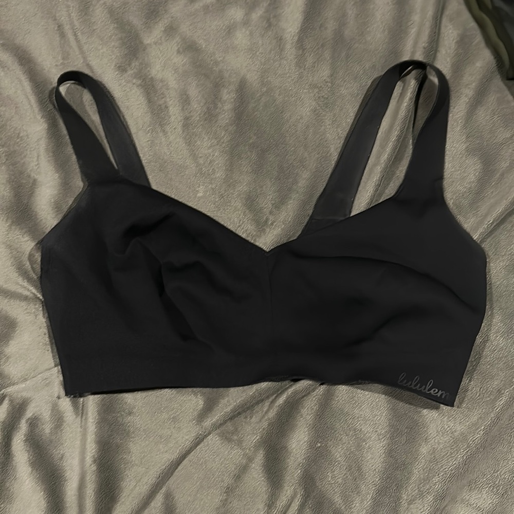34DD Lululemon sports bra